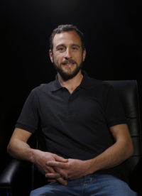 Entrevista a Abraham Aguilar, autor de «La piedra caída del paraíso»